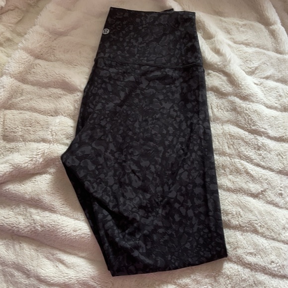 Lululemon leggings - Picture 3 of 4